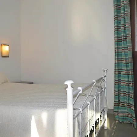 1 Bedroom Cozy In